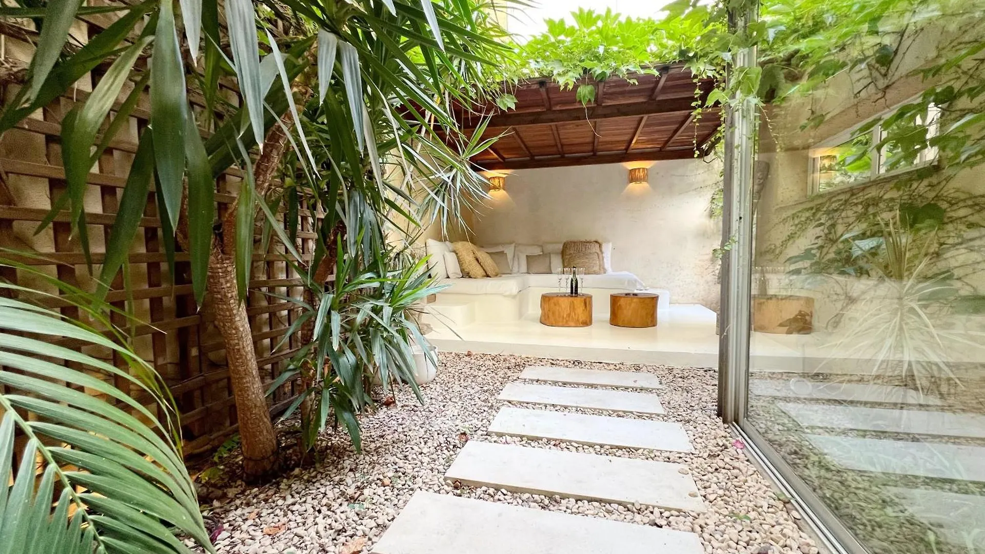 Loft Sagrada Familia location